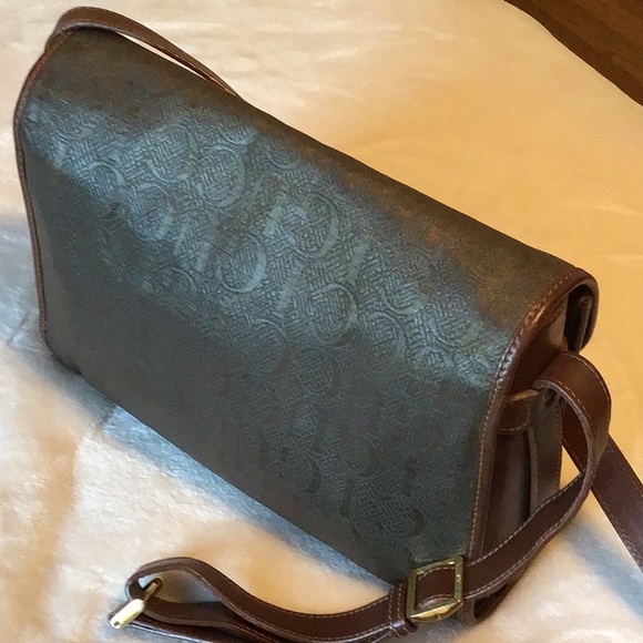 Vintage Gucci Bags - Picture 7 of 15